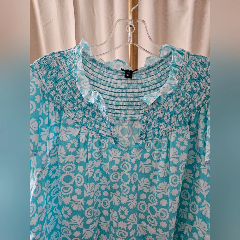 Ann Taylor Turquoise & White Printed Flutter Sleeve Blouse – XXL - Picture 3 of 4